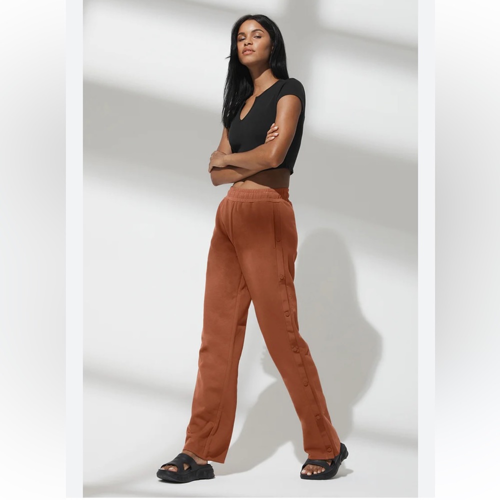 Alo Yoga | Courtside Tearaway Snap Pant In Rust Size: XS